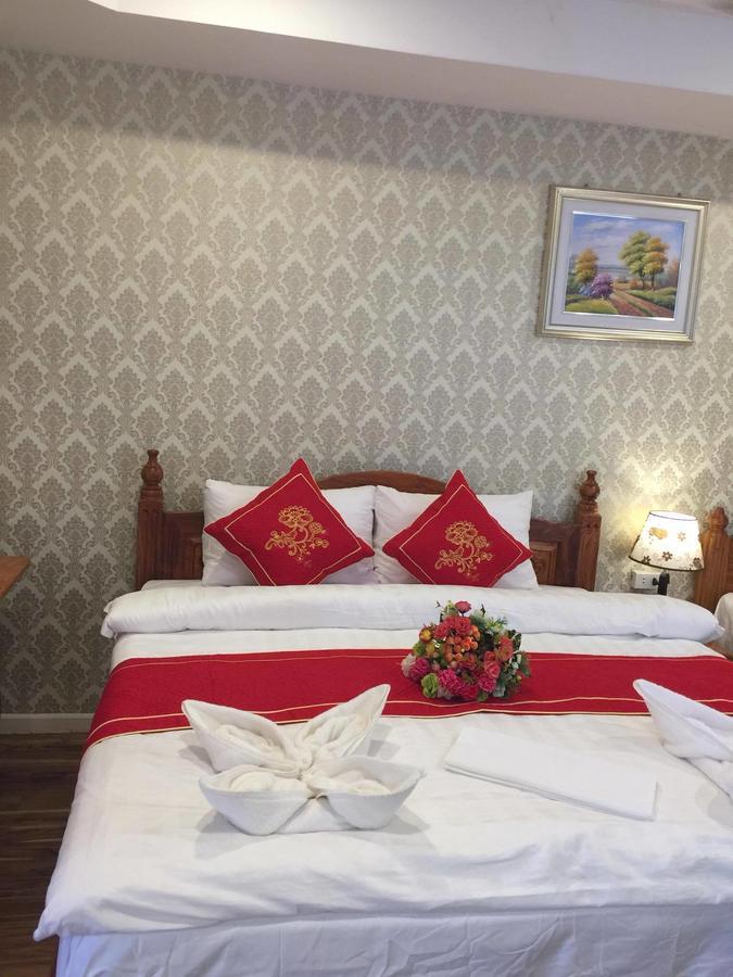 Golden Lotus Namkhan View Luang Prabang Exteriör bild